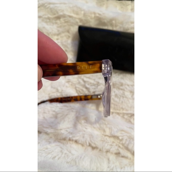 Diff glasses - Picture 3 of 3